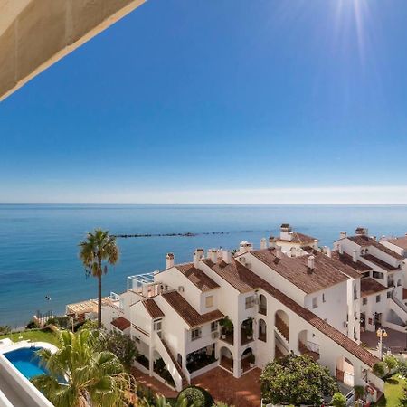 Piso bonito en la primera linea de la playa con vistas al mar en Benalmádena Exterior foto