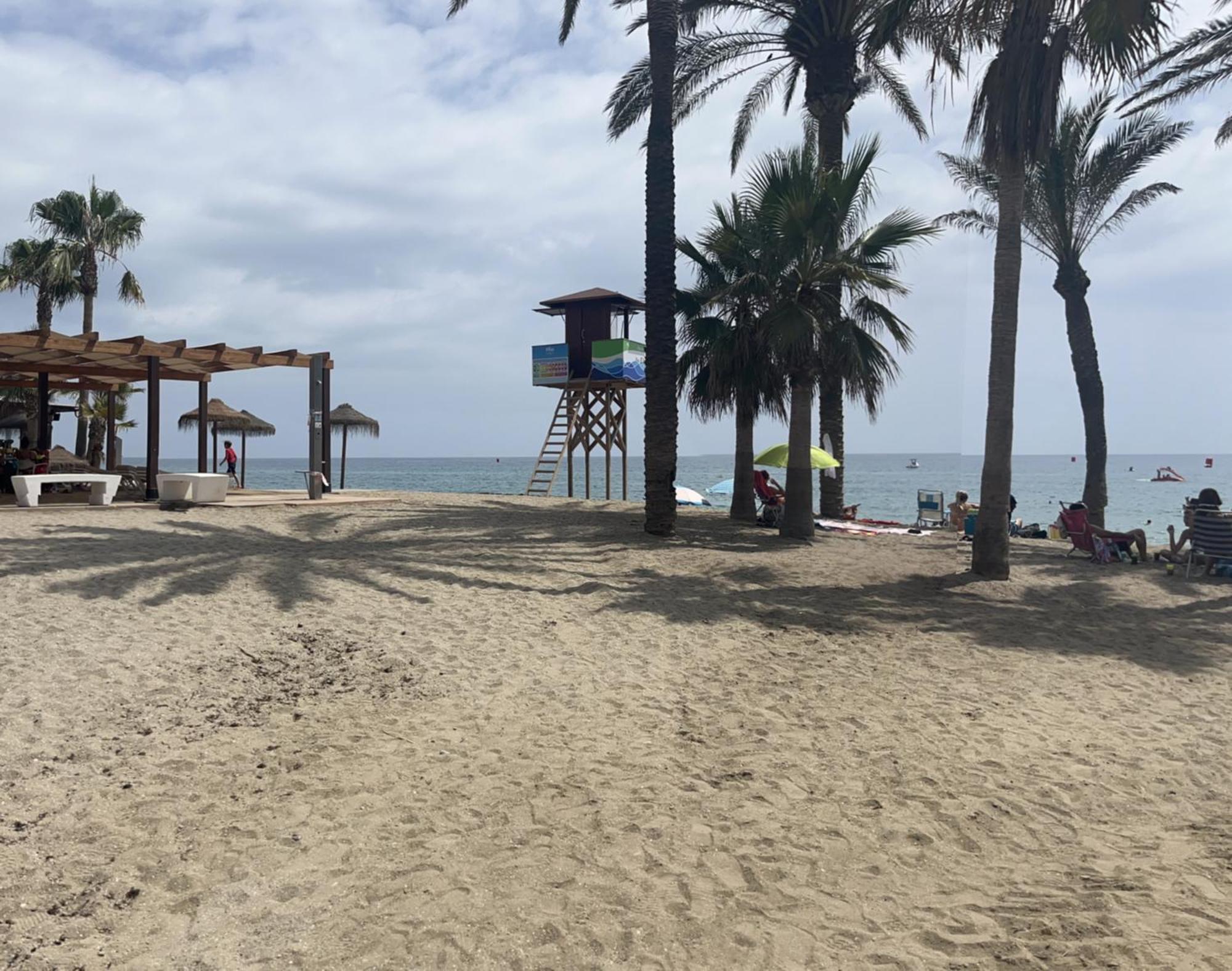 Piso bonito en la primera linea de la playa con vistas al mar en Benalmádena Exterior foto