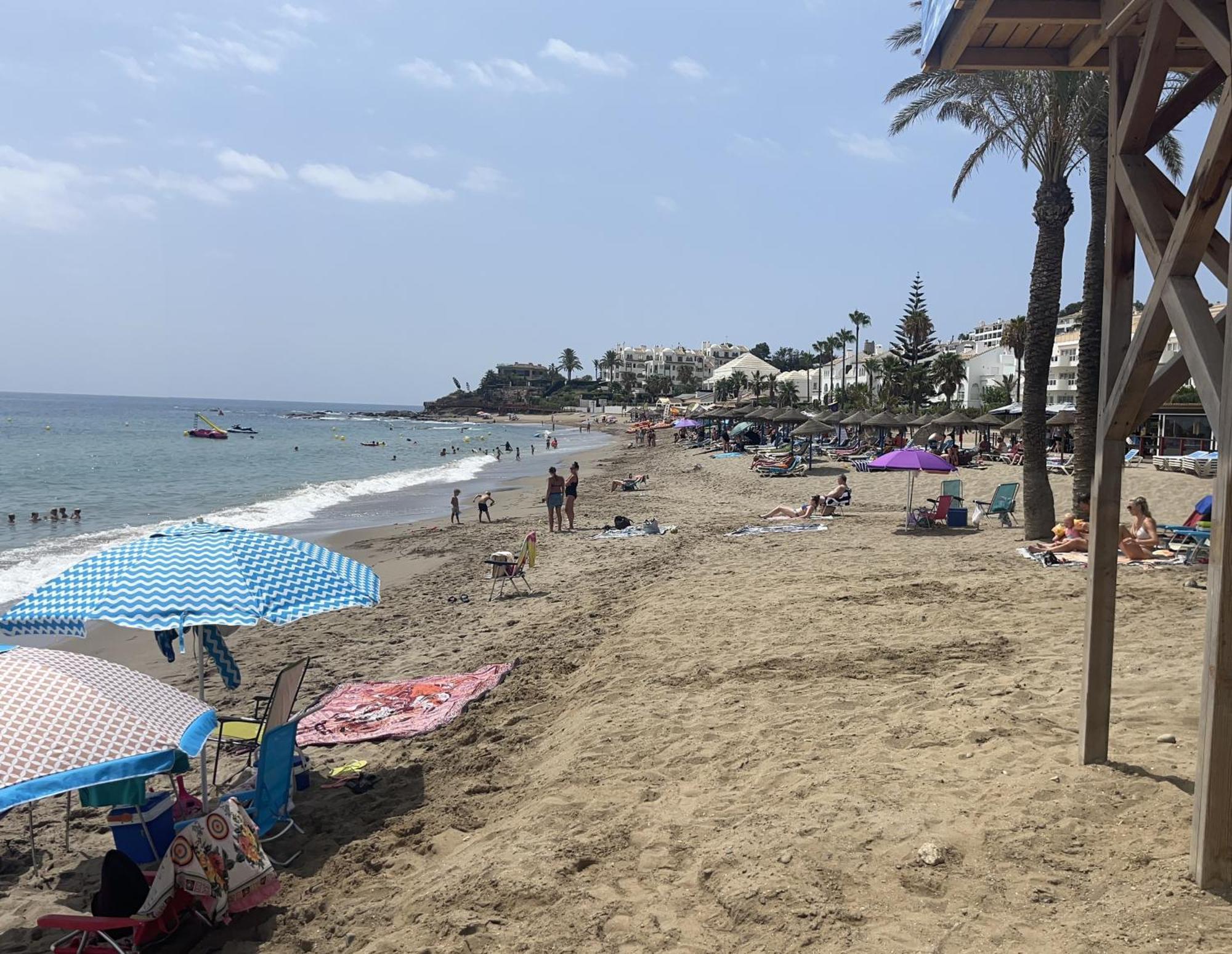 Piso bonito en la primera linea de la playa con vistas al mar en Benalmádena Exterior foto
