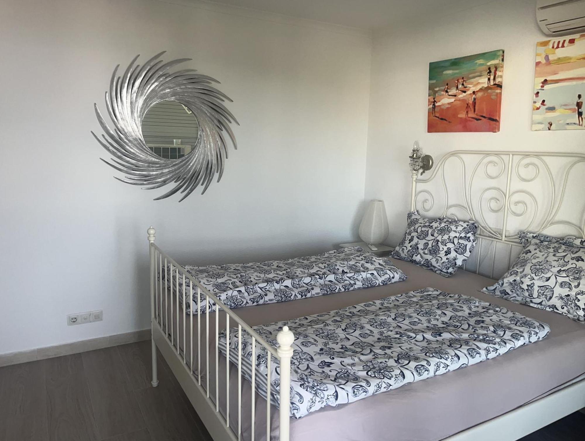 Piso bonito en la primera linea de la playa con vistas al mar en Benalmádena Exterior foto