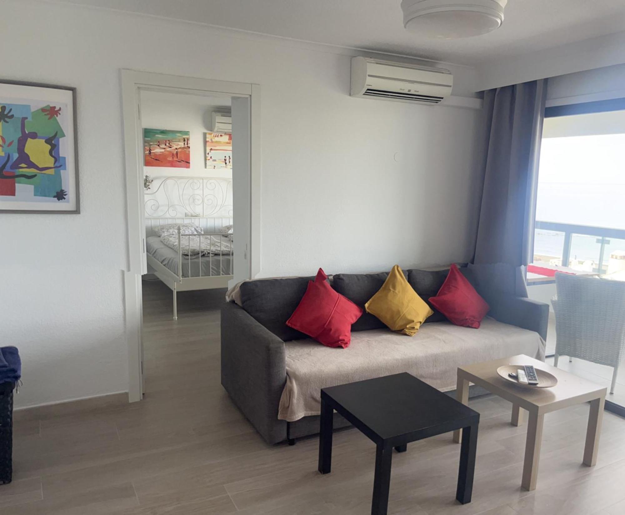 Piso bonito en la primera linea de la playa con vistas al mar en Benalmádena Exterior foto